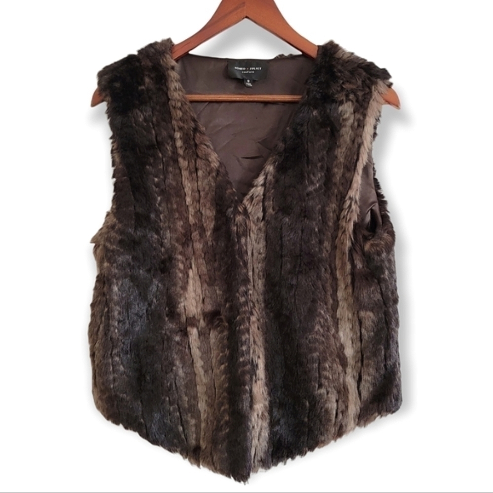 Romeo & Juliet Couture Faux Fur  Soft Brown Vest Size Small